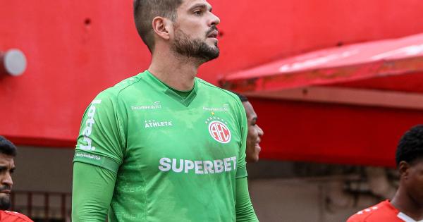 Com atuação decisiva na última rodada, goleiro Victor Brasil assegura permanência do America-RJ