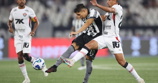 Botafogo fica no empate sem gols com o Vitória