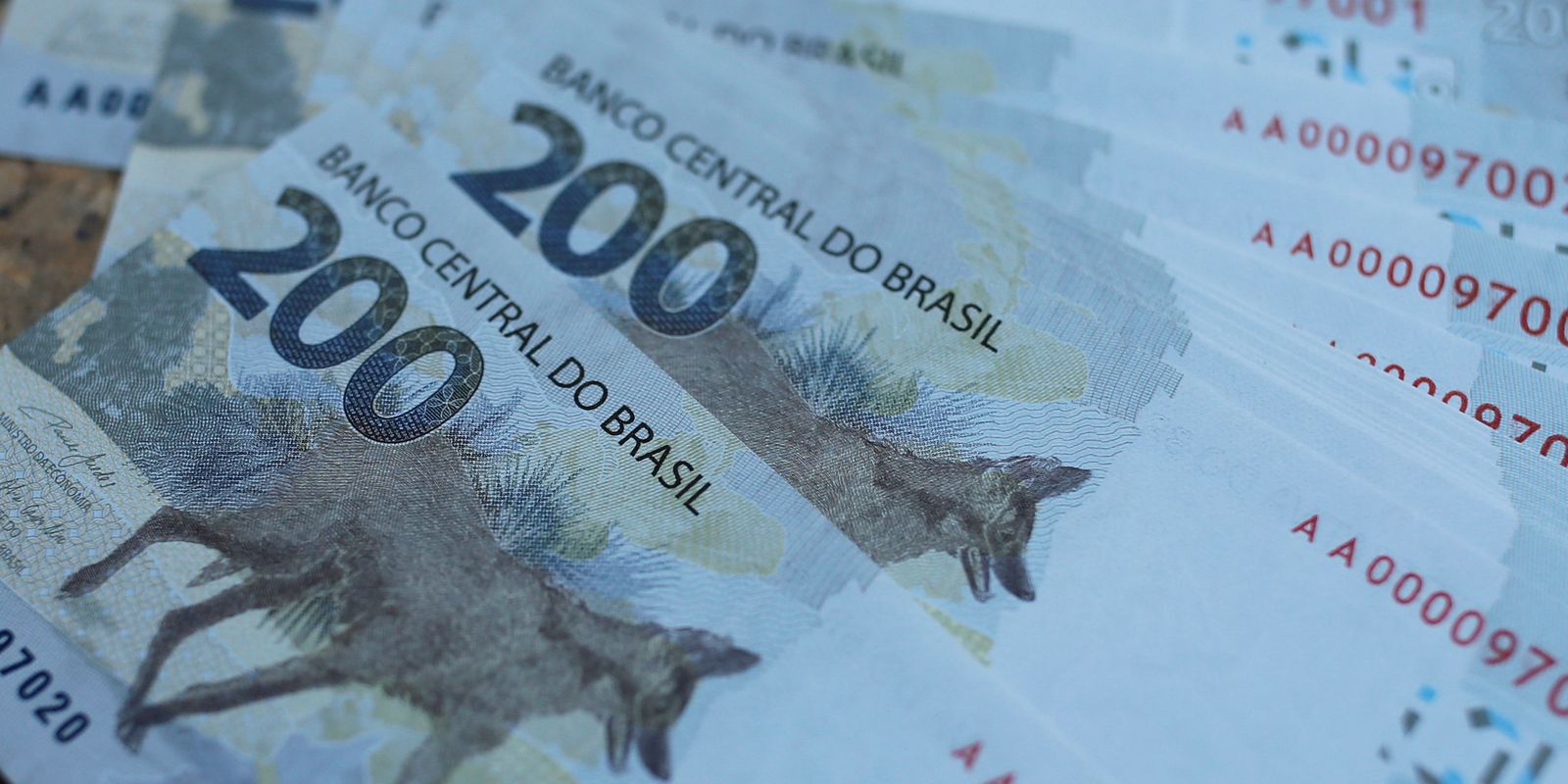 Ipea: mais ricos deveriam pagar 14% para igualar à classe média